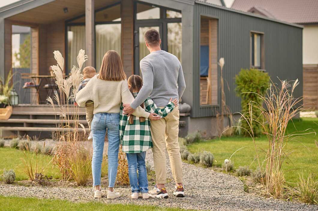 home-sale-family1 Explore Single Family Homes for Sale in Auburn Hills, MI